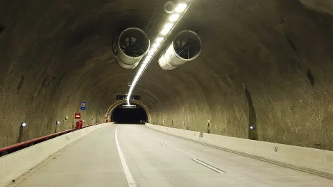 Schréder delivered a smart tunnel lighting system to ensure safety with low operating costs in Tamoios Tunnel
